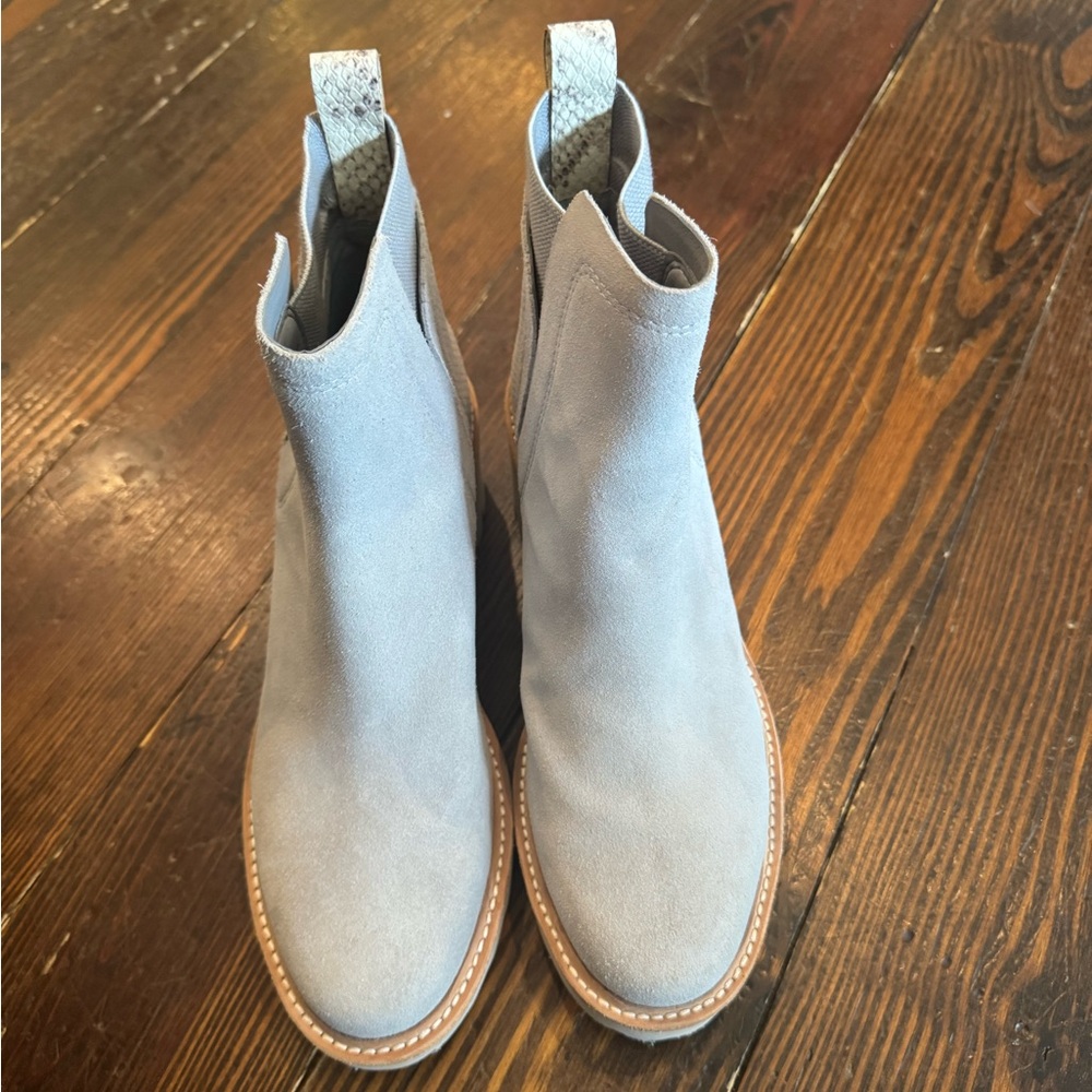 Dolce vita huey booties in gray suede size 8.5